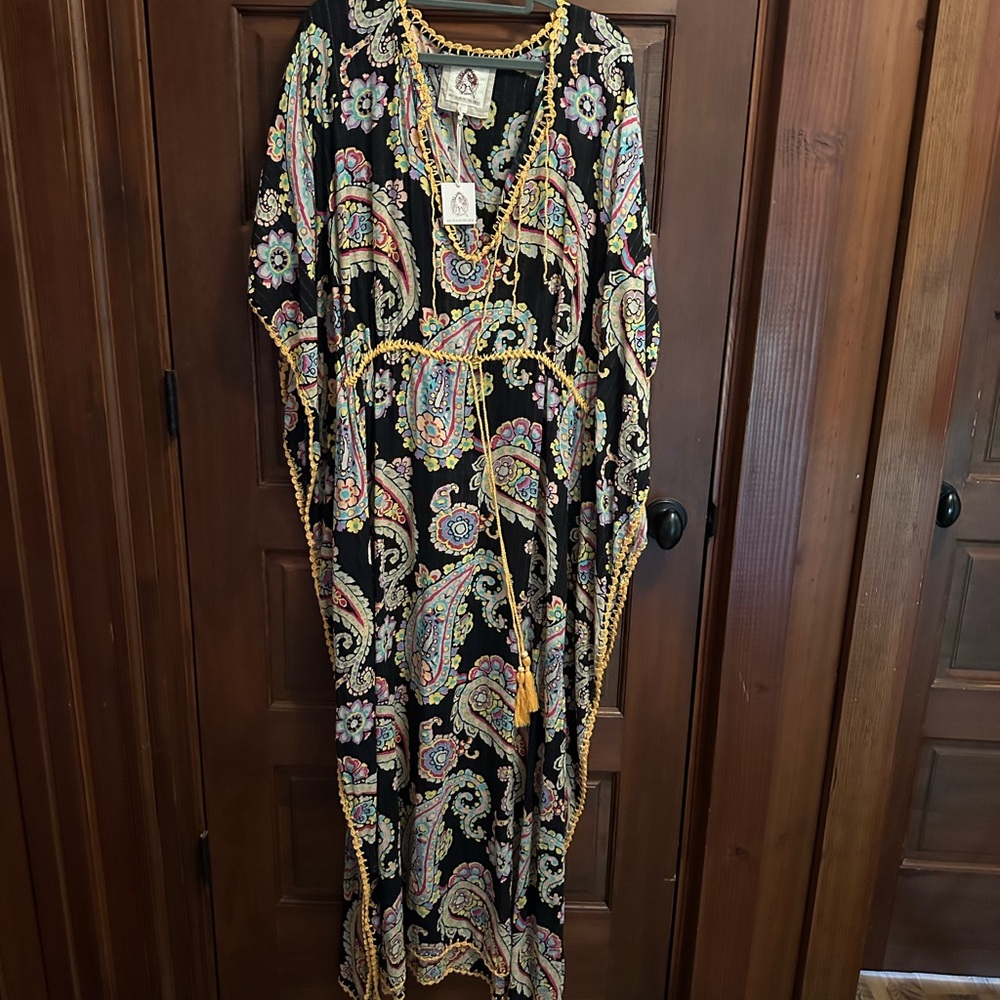 NWT Chasing Unicorns Black Paisley Kaftan Dress Size Large